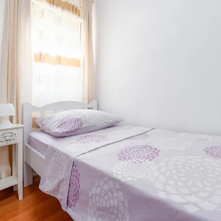Lejlighed 2 Bedroom Lovely In